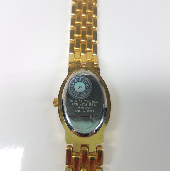 EJ Japanese Quartz Movement Goldtone Watch - Picture 10 of 12